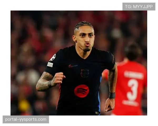 拉菲尼亚造点+破门，巴萨边锋回应落选最佳阵